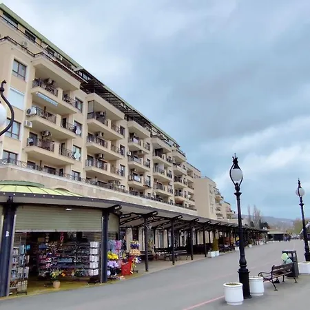 Skyline Sea View - център златни пясъци, първа линия Aranyhomok