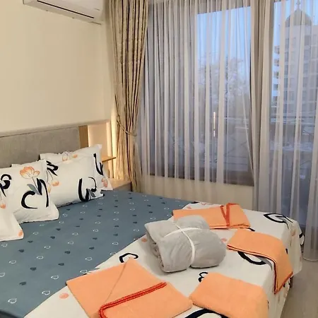 Skyline Sea View - център златни пясъци, първа линия Апартаменты *