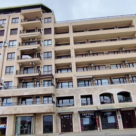 Skyline Sea View - център златни пясъци, първа линия Lägenhet *