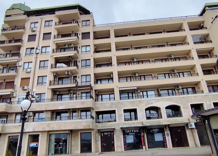 Skyline Sea View - център златни пясъци, първа линия Apartamento *